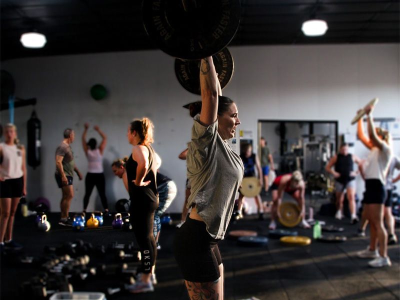 Woman doing a powerlift