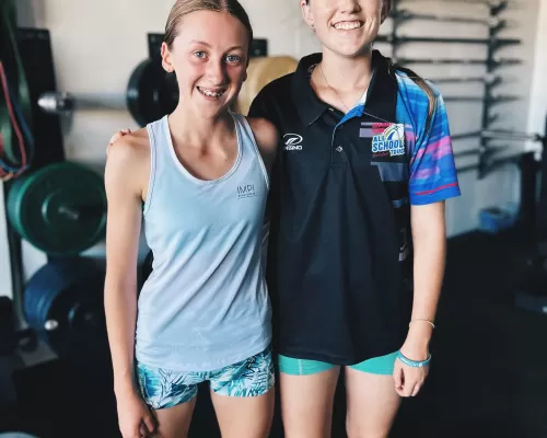 two girls before their gym workout
